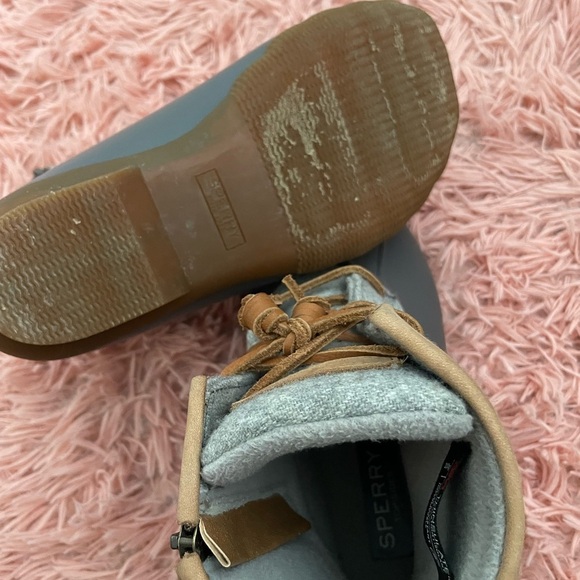 Sperry Women's Gray and Tan Duck Boots - Picture 7 of 7